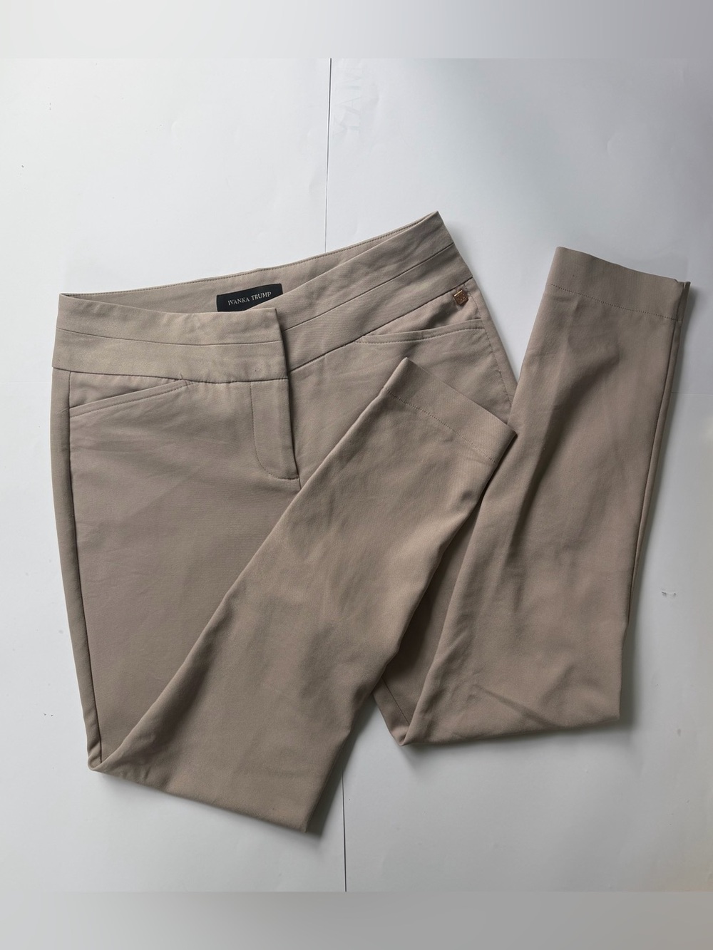 Ivanka Trump Slim Ankle Ponte Pants in Taupe women’s Size 4